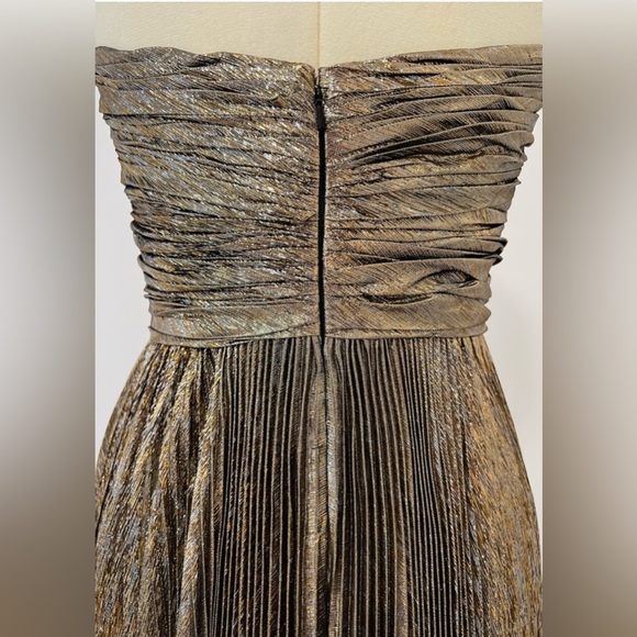 Oscar De La Renta Strapless Ruched Lamé Gown Size 6 - Picture 9 of 11